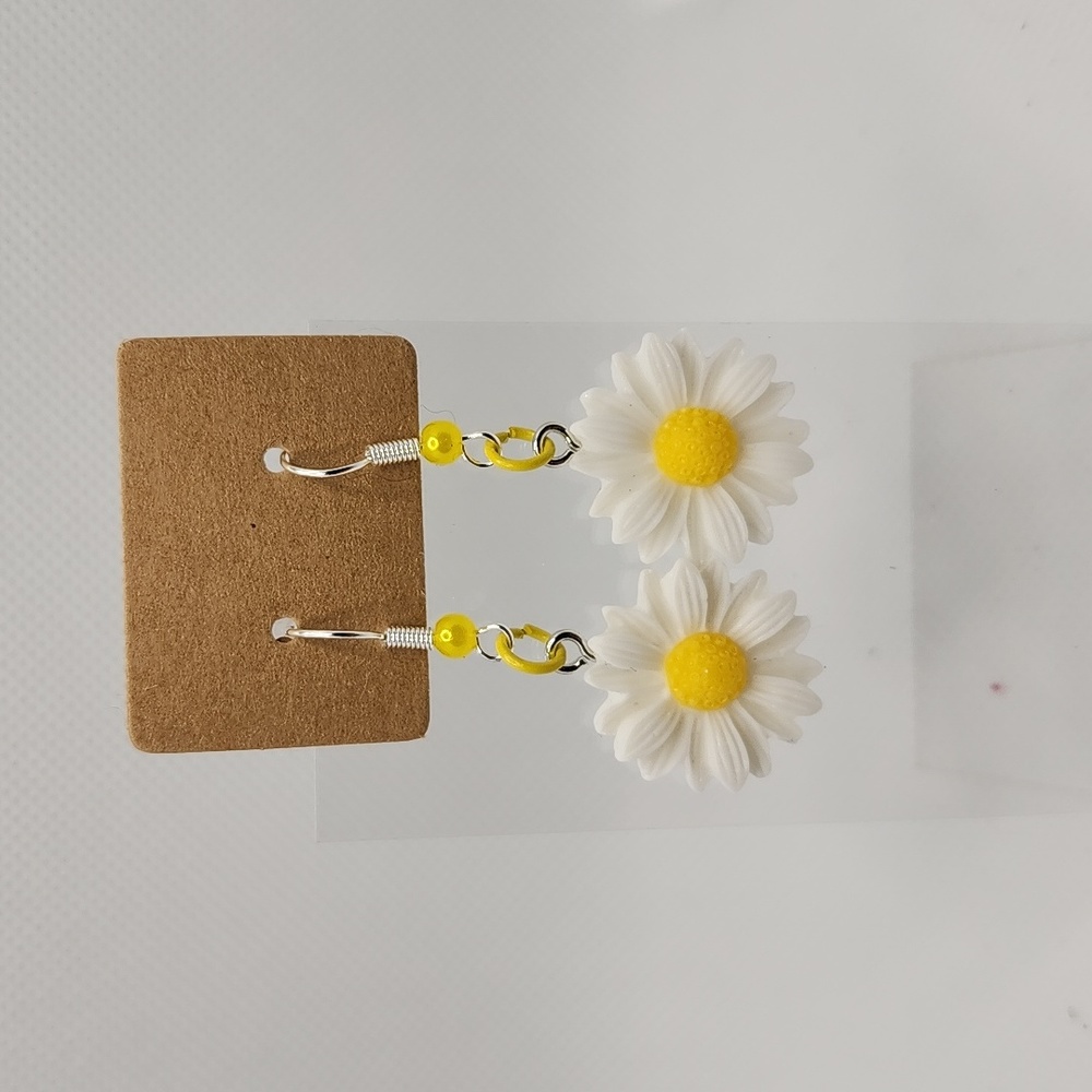 White Daisy Flower Earrings